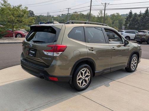 2022 Subaru Forester Premium