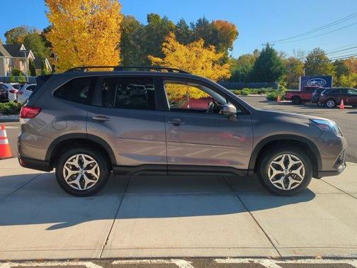 Brilliant Bronze Metallic 2024 Subaru Forester Premium