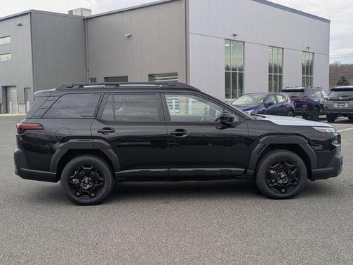 Crystal Black Silica 2026 Subaru Outback Limited