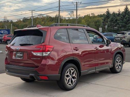 2022 Subaru Forester Premium