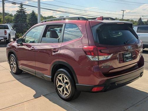 Crimson Red Pearl 2023 Subaru Forester 2.5i Premium