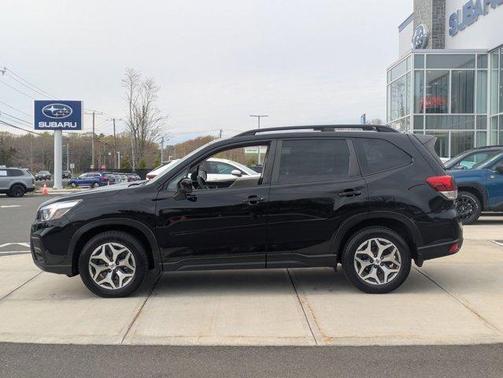 Crystal Black Silica 2021 Subaru Forester Premium