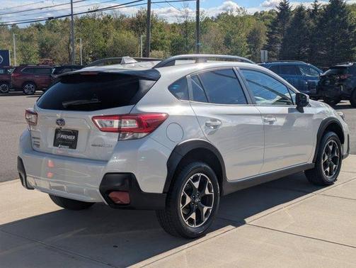 Crystal White Pearl 2019 Subaru Crosstrek 2.0i Premium