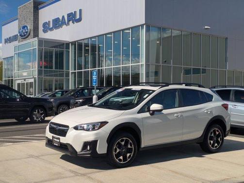 Crystal White Pearl 2019 Subaru Crosstrek 2.0i Premium