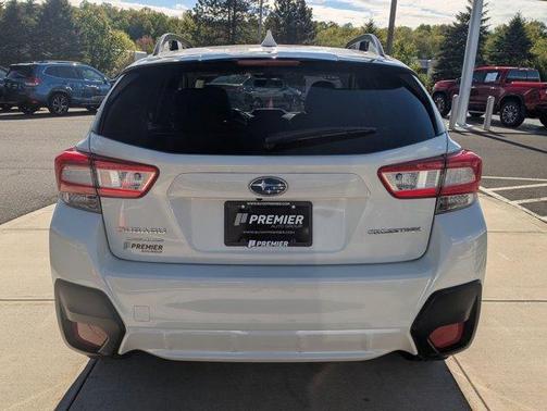 Crystal White Pearl 2019 Subaru Crosstrek 2.0i Premium