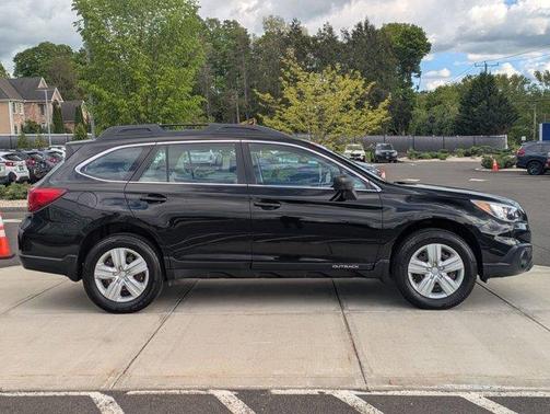 Crystal Black Silica 2016 Subaru Outback 2.5i