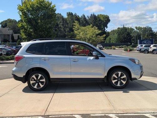 Ice Silver Metallic 2018 Subaru Forester 2.5i Premium