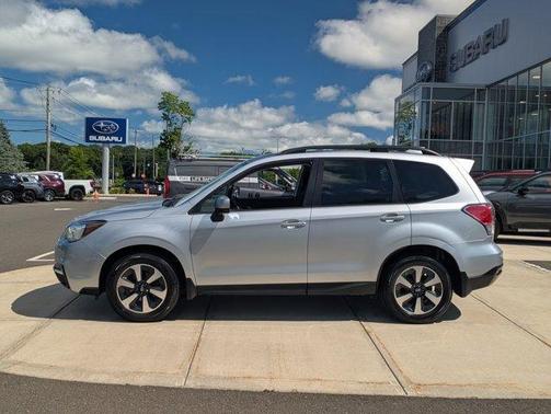 Ice Silver Metallic 2018 Subaru Forester 2.5i Premium