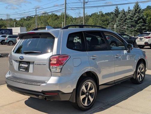 Ice Silver Metallic 2018 Subaru Forester 2.5i Premium