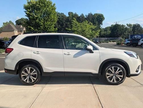 Crystal White Pearl 2024 Subaru Forester Limited