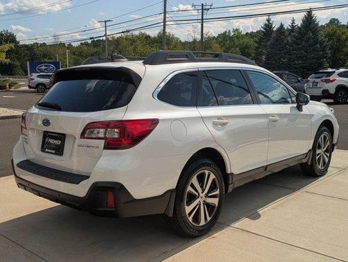 White 2018 Subaru Outback 2.5i Limited