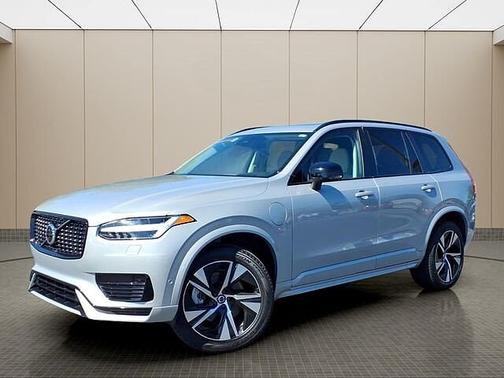 Silver Dawn 2023 Volvo XC90 Plus