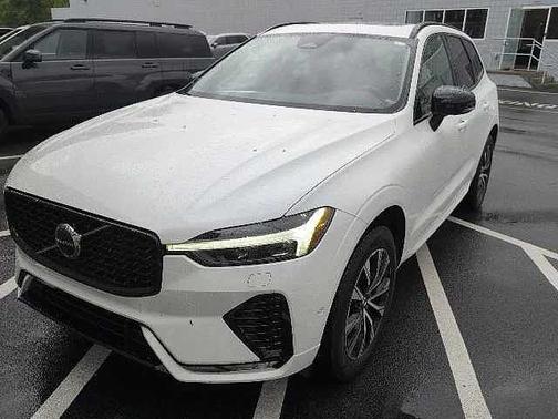 Crystal White 2024 Volvo XC60 Plus
