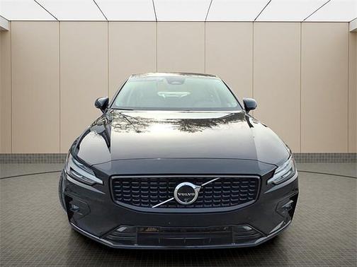 2024 Volvo S60 Plus