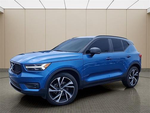 2021 Volvo XC40 R-Design