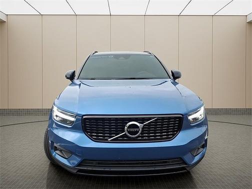 2021 Volvo XC40 R-Design