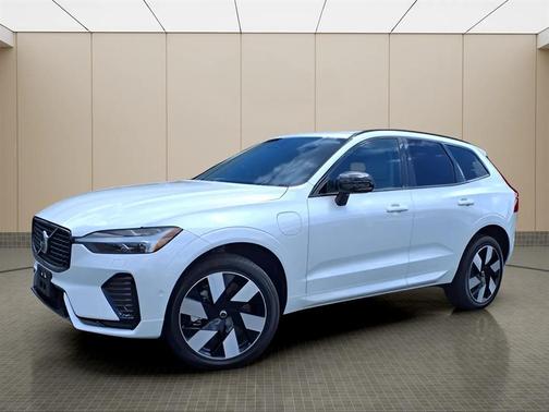 2025 Volvo XC60 T8 Plus