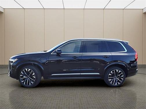 2025 Volvo XC90 Plus