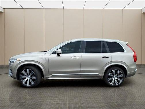2025 Volvo XC90 Plus