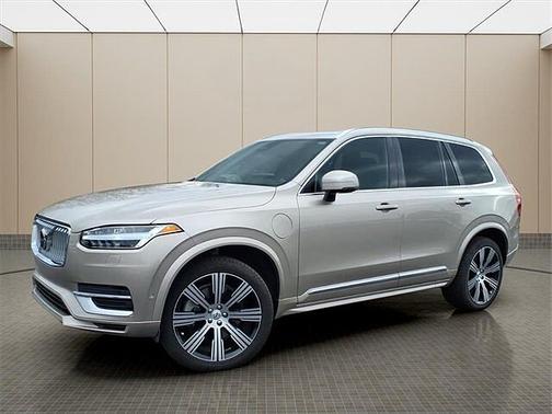 2025 Volvo XC90 Plus