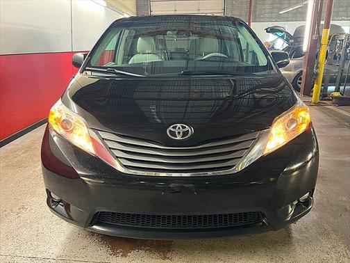 2014 Toyota Sienna XLE