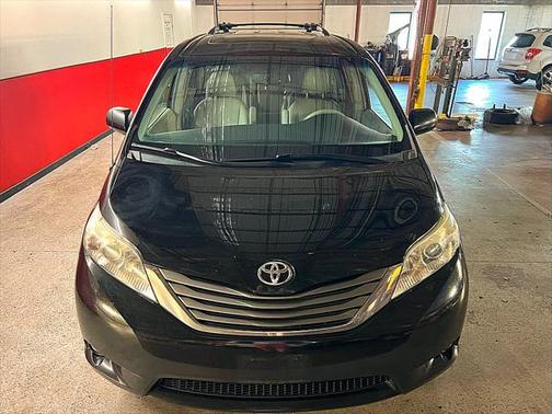 2014 Toyota Sienna XLE