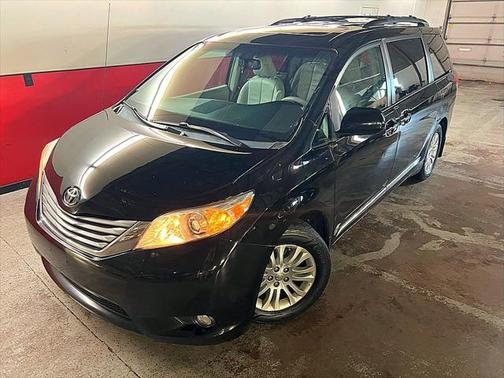 2014 Toyota Sienna XLE
