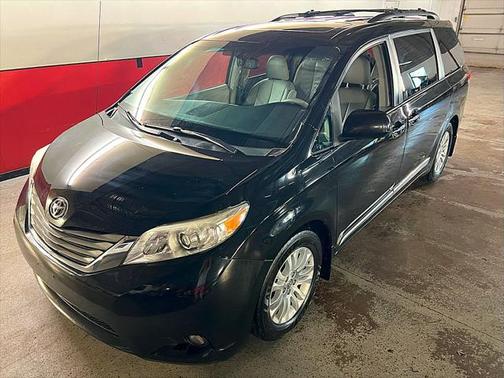 2014 Toyota Sienna XLE