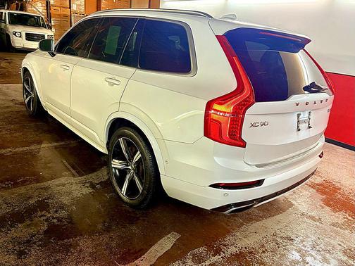 2016 Volvo XC90 T6 R-Design