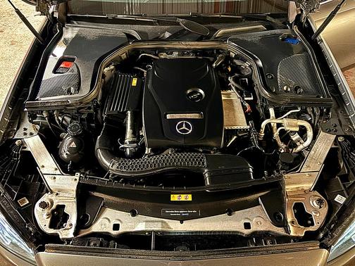 2017 Mercedes-Benz E-Class E300 4MATIC LED packages, AWD beautiful Premium!!