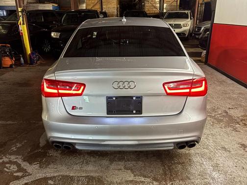 Ice Silver Metallic 2013 Audi S6 4.0T Prestige