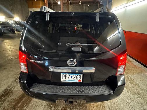 2008 Nissan Pathfinder LE