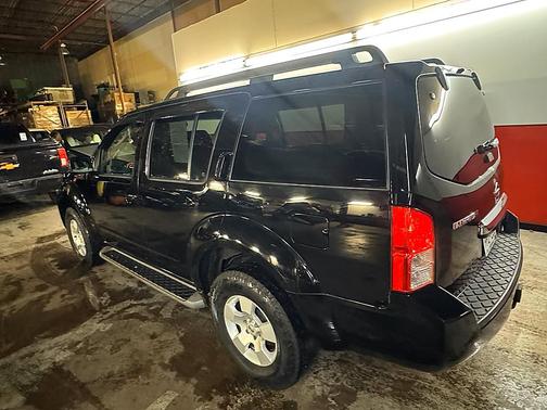 2008 Nissan Pathfinder LE