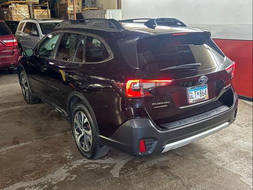 BLACK 2021 Subaru Outback Limited