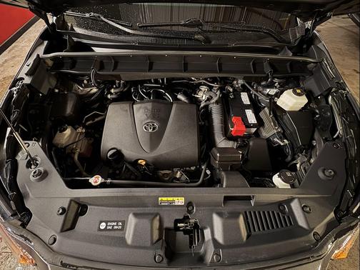 GRAY 2022 Toyota Highlander XLE