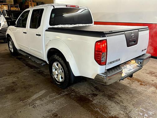 2009 Nissan Frontier SE Crew Cab