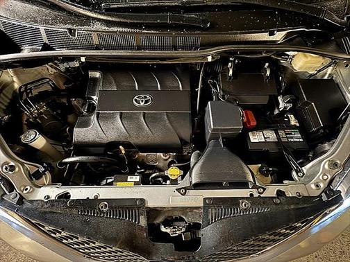 2016 Toyota Sienna LE