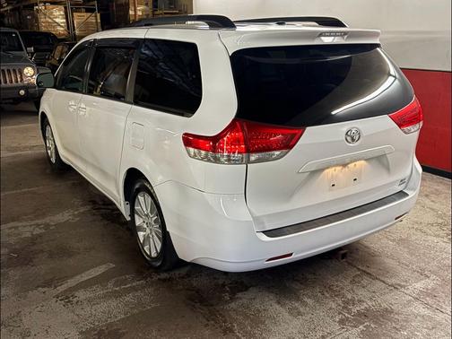 White 2012 Toyota Sienna XLE