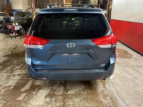 2014 Toyota Sienna XLE