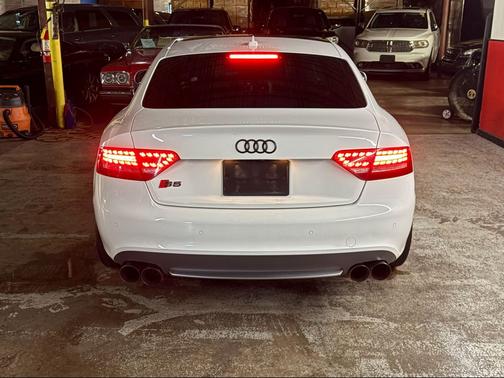 White 2011 Audi S5 Prestige