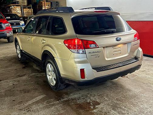 2010 Subaru Outback 2.5 i Limited