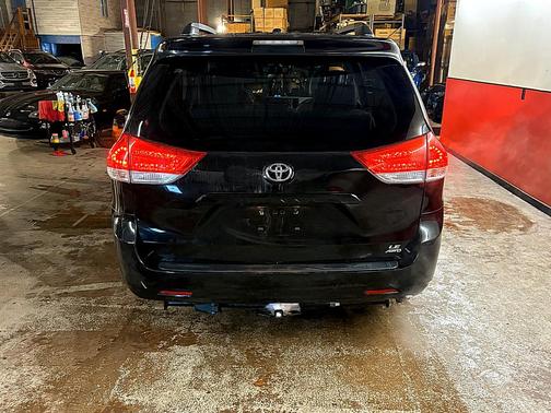 2014 Toyota Sienna LE