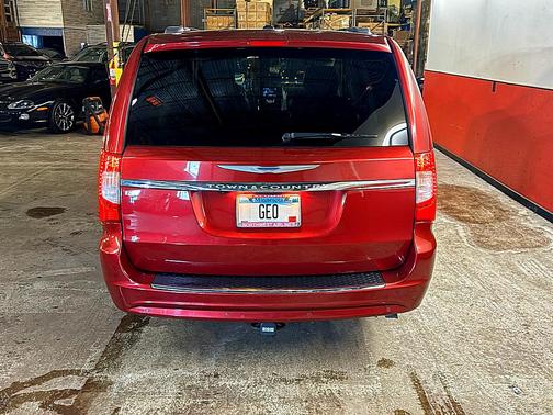 2016 Chrysler Town & Country Touring-L