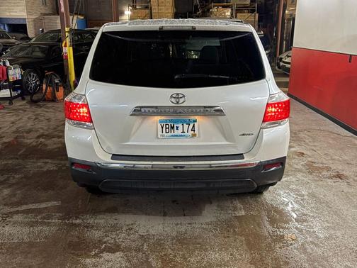 2012 Toyota Highlander Base