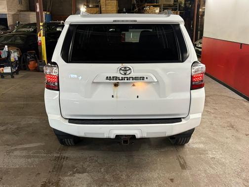 WHITE 2015 Toyota 4Runner SR5