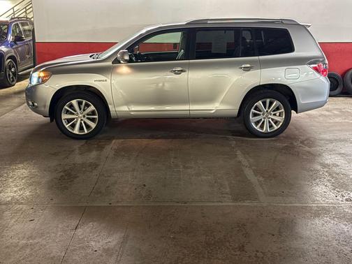 SILVER 2008 Toyota Highlander Hybrid Limited