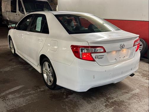 WHITE 2013 Toyota Camry LE