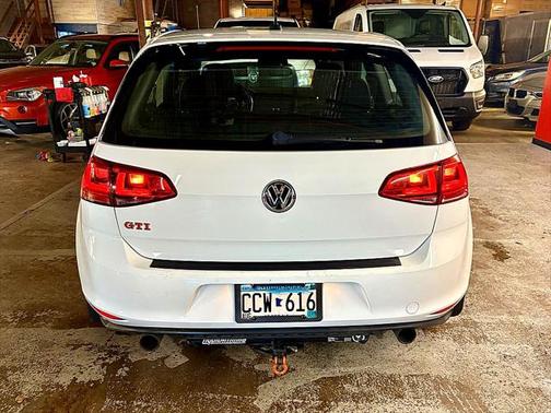 2016 Volkswagen Golf GTI 2.0T S 4-Door