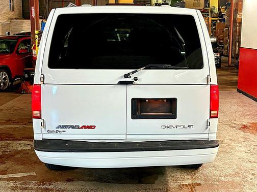 2005 Chevrolet Astro Base