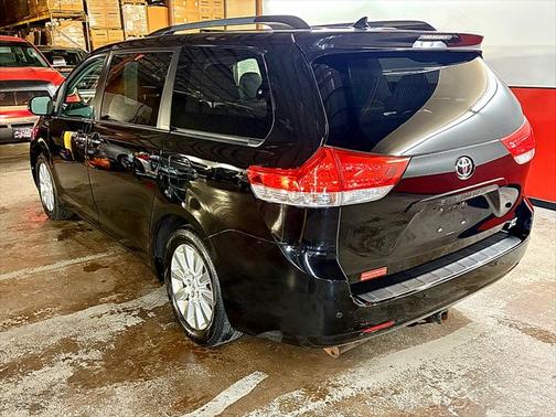 2012 Toyota Sienna XLE